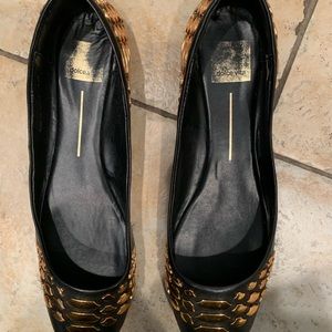 Dolce Vita flat with gold hardware
